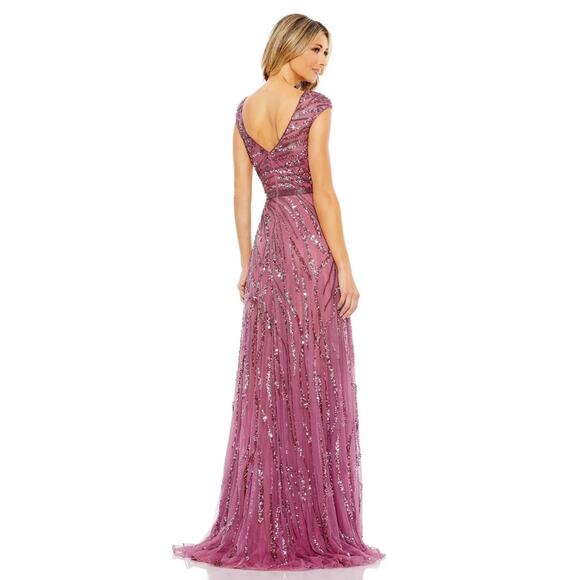 Mac Duggal Cap Sleeve Embellished Evening Gown in plum Size 8 - Picture 14 of 16